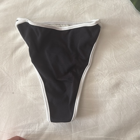 FARM Rio Bikini set - Picture 2 of 6